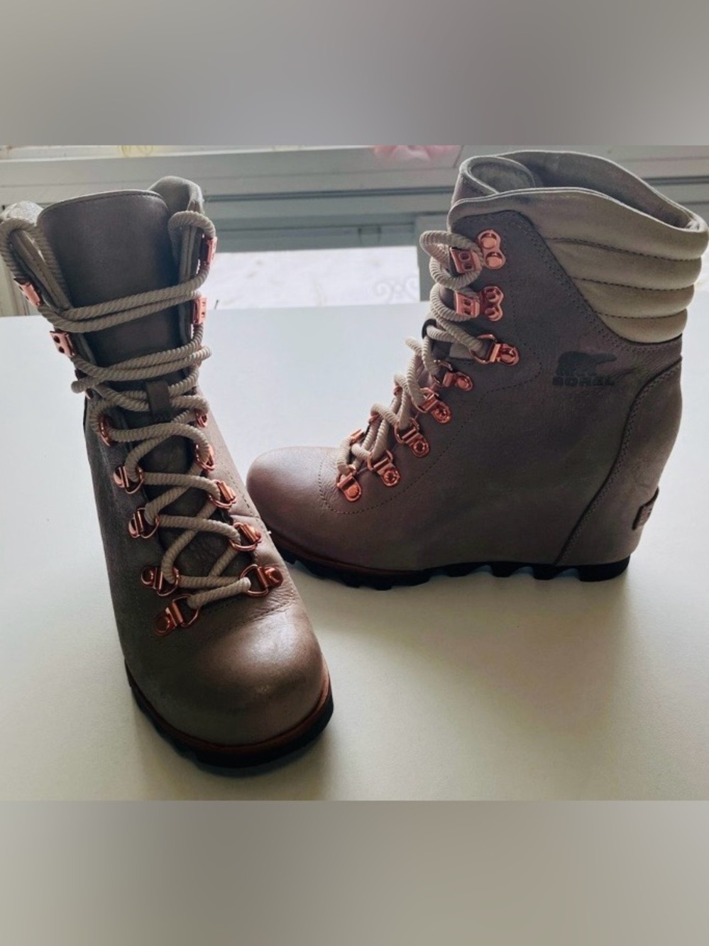 SOREL Conquest Arctic Holiday Wedge Boots Taupe Leather Rose Gold Women’s 6.5